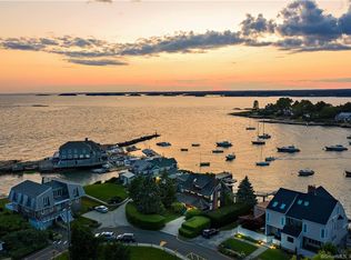 55 Chimney Corner Cir, Guilford, CT 06437