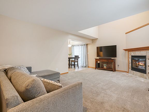3rd image of 16013 Laurel Dr