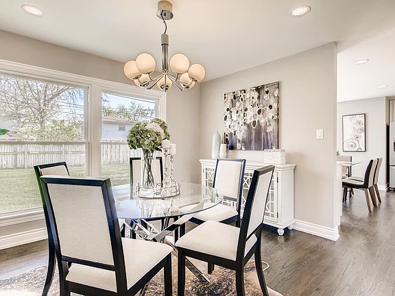 3rd image of 2713 Knollwood Pl