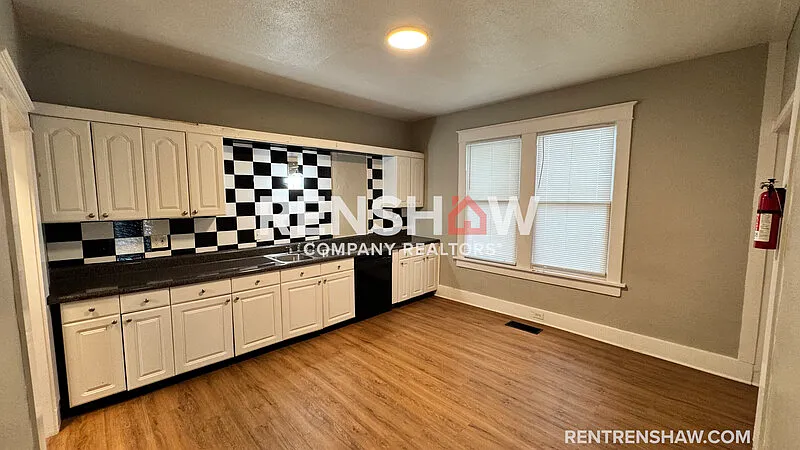 3 bed, 1.0 bath, 1204 sqft, $1,195 — Photo 4