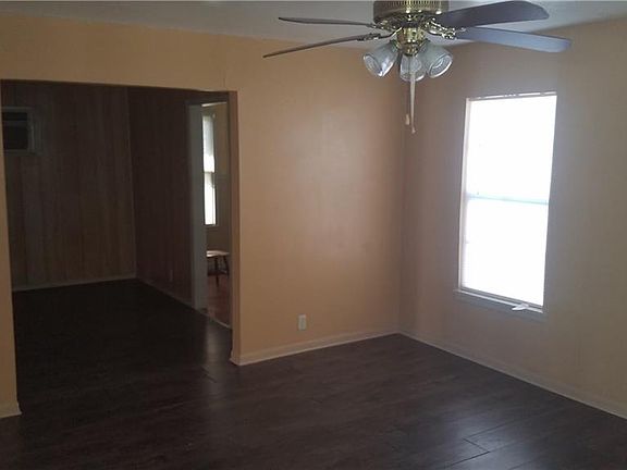 4th image of 769 W Cornelia Cir