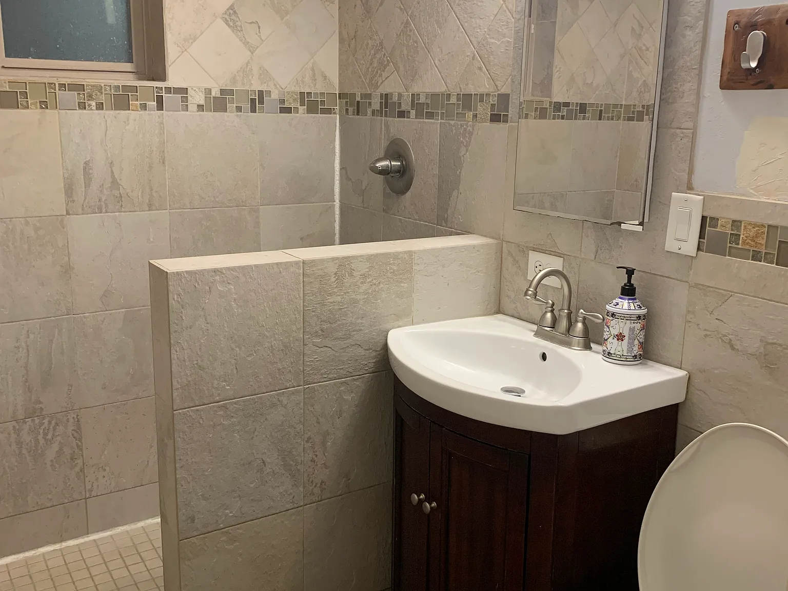3 bed, 1140 sqft, $800 — Photo 2