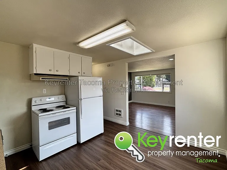 11916 Alaska St S — Photo 6