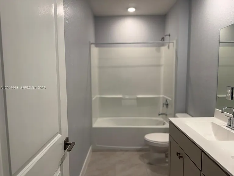 462 NE 6th Pl — Photo 27