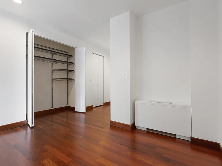 305 E 63rd St #4C — Photo 4