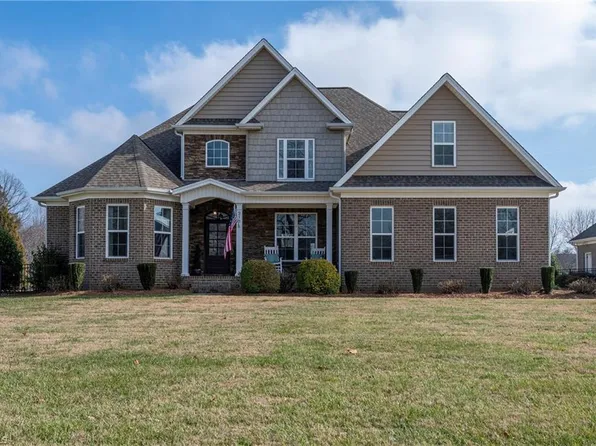 218 Beauchamp Rd, Advance, NC 27006