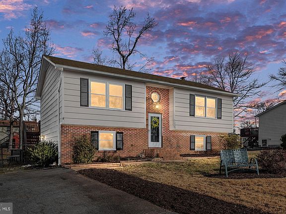3rd image of 6009 Windsor Dr