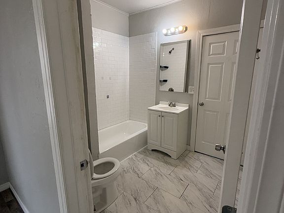 5th image of 1225 NE 16th St