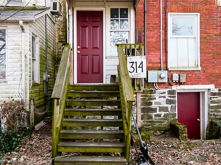 314 W Main St — Photo 2