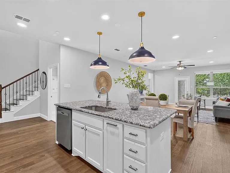 2873 Creekway Dr — Photo 10