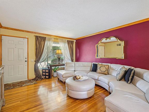 3rd image of 2274 Heritage Dr