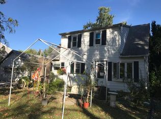 5556 S 43rd St, Greenfield, WI 53220