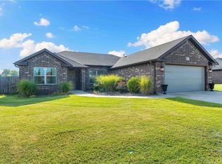 840 Washburn Dr, Pea Ridge, AR 72751