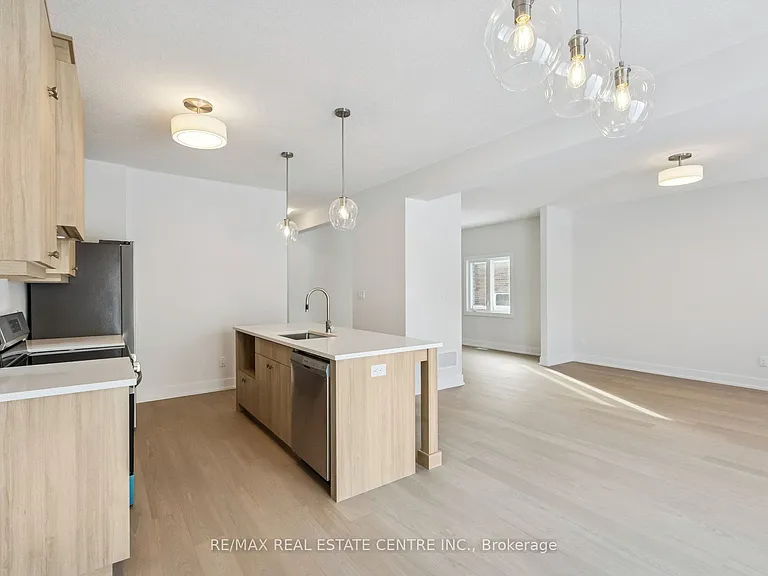 123 Maple St — Photo 18