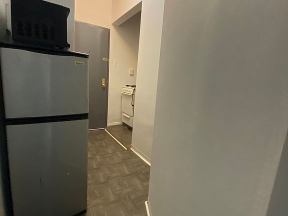 5th image of 346 W 84th St #4
