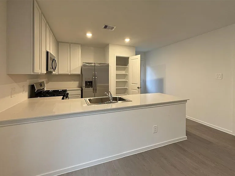 1439 Cactus Rose Dr — Photo 2