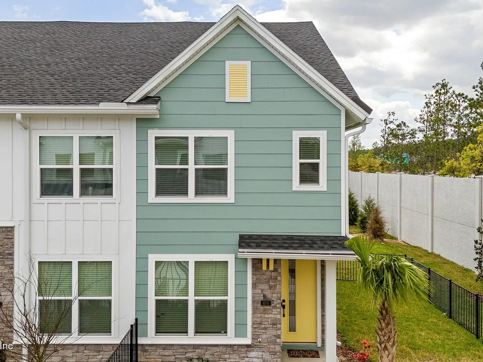 2 bed, 2.5 bath, 1412 sqft, $2,295 — Photo 2