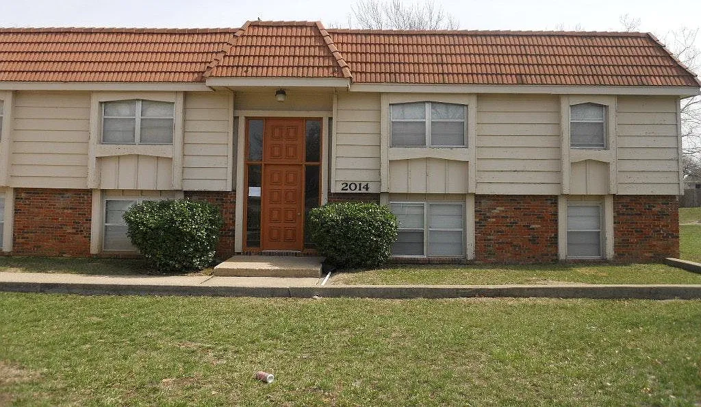 2 bed, 800 sqft, $825 — Photo 1
