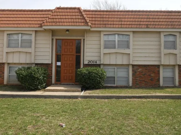 2003 W 27th St APT 2, Lawrence, KS 66046