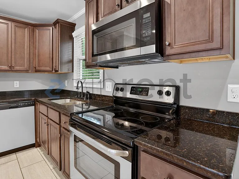 1404 Lockwood Dr SW — Photo 15
