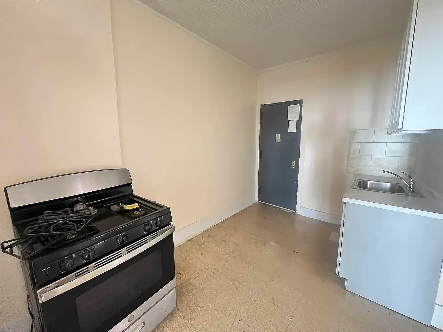 1482 Herkimer Street — Photo 3