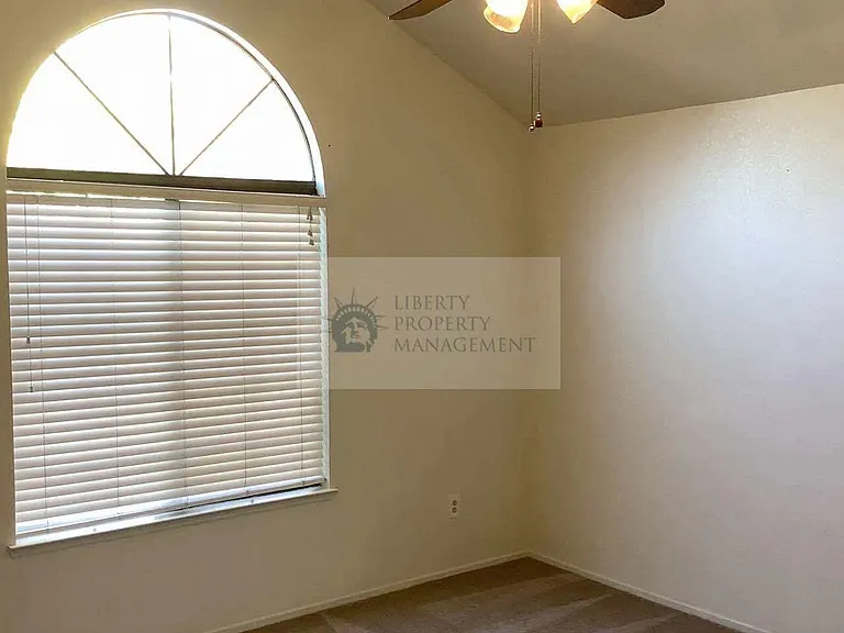 4420 E Orangeburg Ave — Photo 11