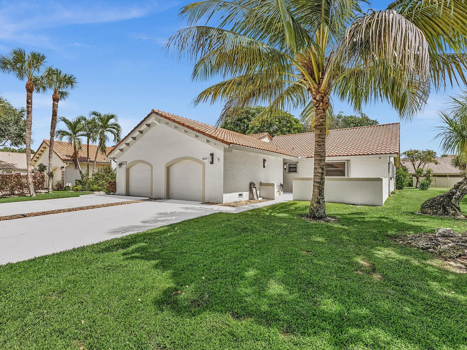 3 bed, 2.0 bath, 1630 sqft, $4,000 — Photo 2