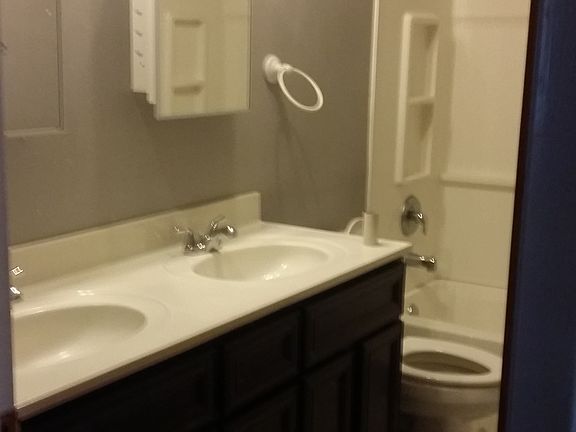 5th image of 7500 Hazelcrest Dr