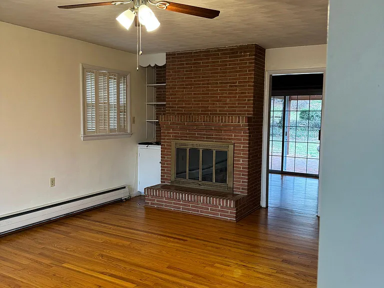 1705 Brandon Dr — Photo 6