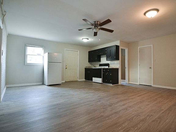 2nd image of 4914 Fort Ave #C
