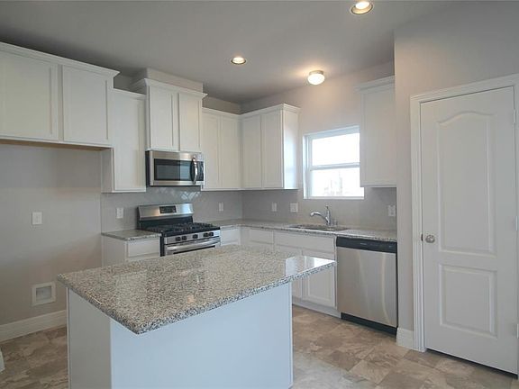 5th image of 3303 Aster Meadow Way