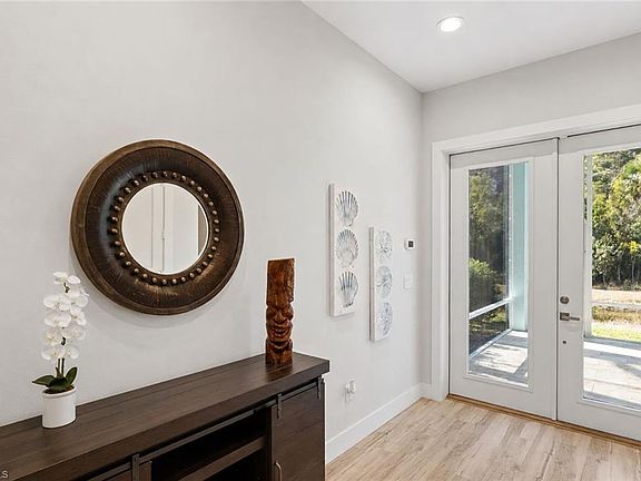 3rd image of 3967 Skyway DR