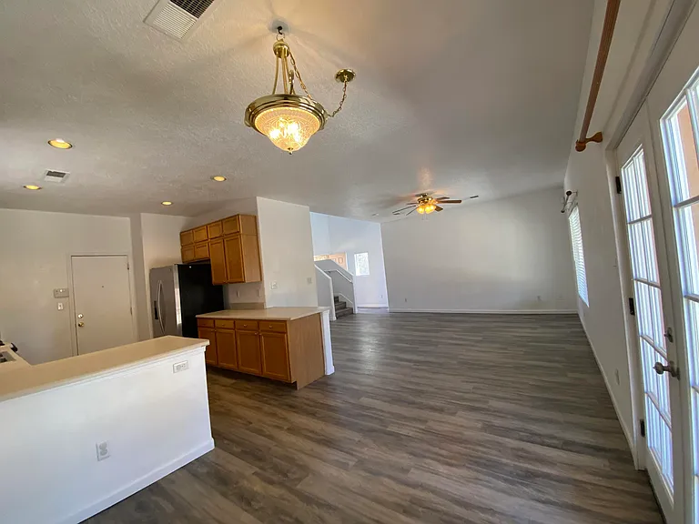 1412 Stone Canyon Rd NE — Photo 10