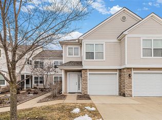 637 Fieldstone Cir W, Chelsea, MI 48118
