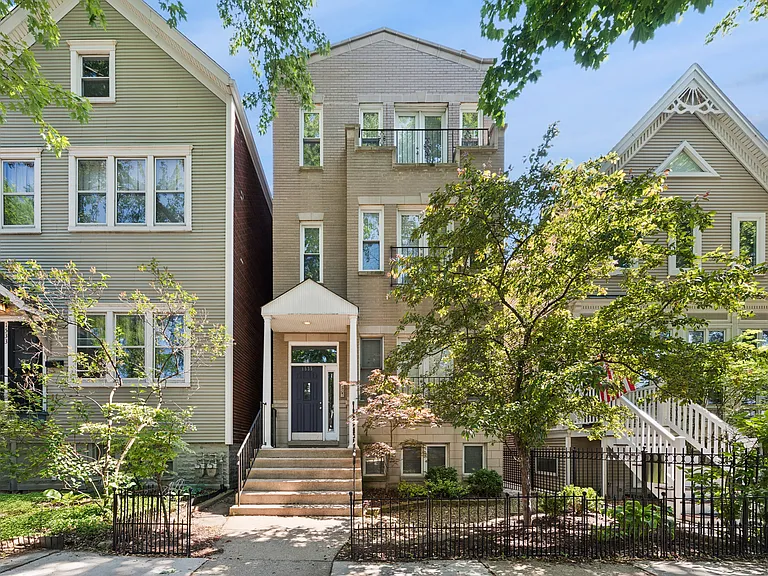 1535 W Oakdale Ave #2 — Photo 1
