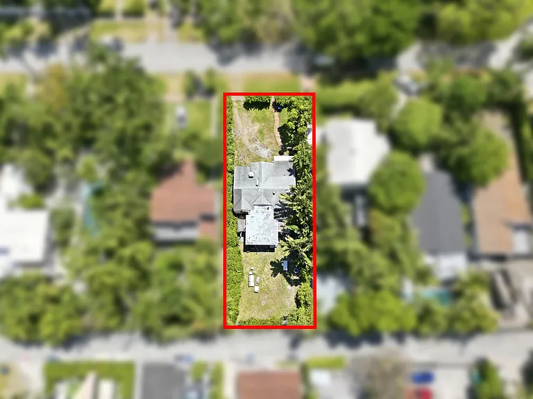 1324 Lenox Ave — Photo 6