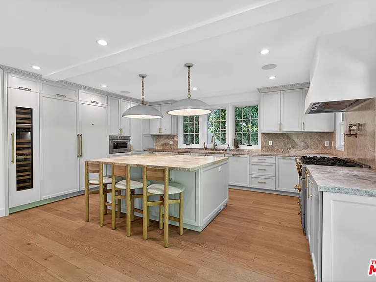 462 Warner Ave — Photo 23