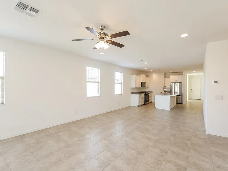 17484 W Sunnyslope Ln — Photo 5