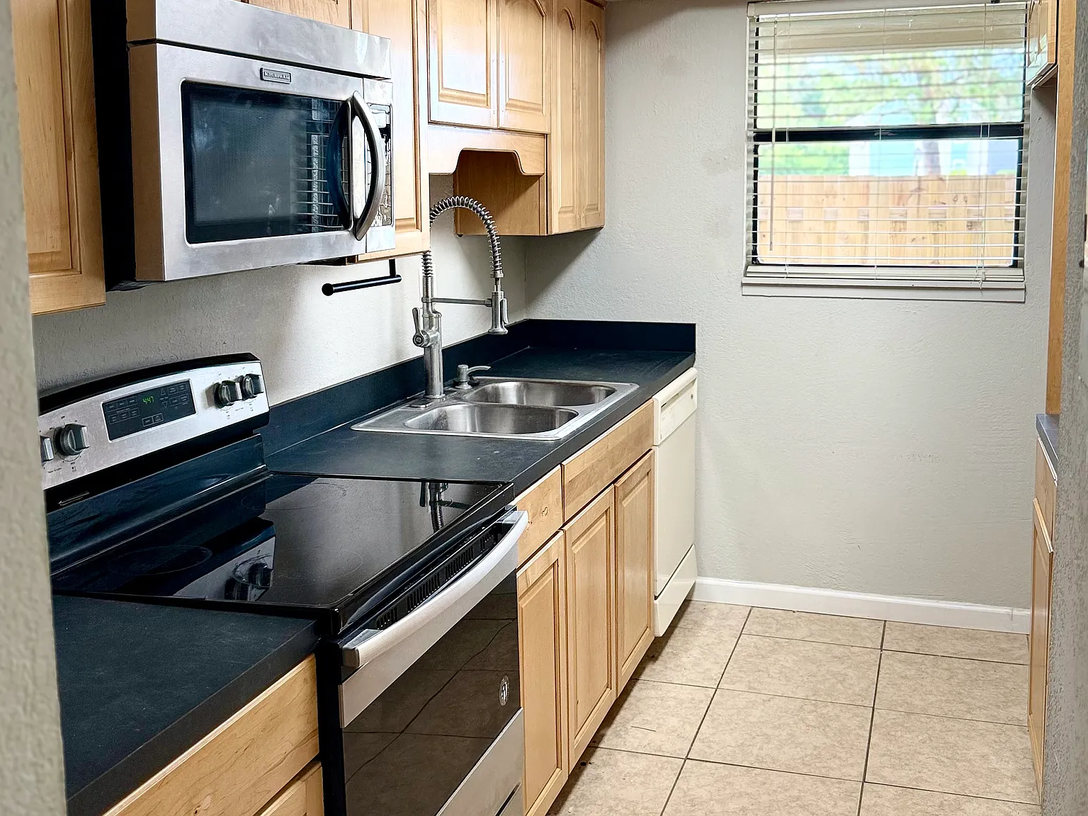 1 bed, 675 sqft, $1,400 — Photo 4