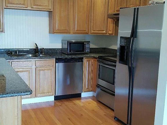 2nd image of 2410 Pacific Ave APT 8