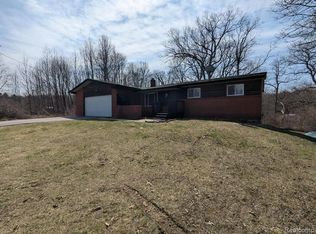 13415 Neal Rd, Davisburg, MI 48350