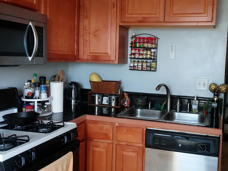 214 S Henry St #3 — Photo 9