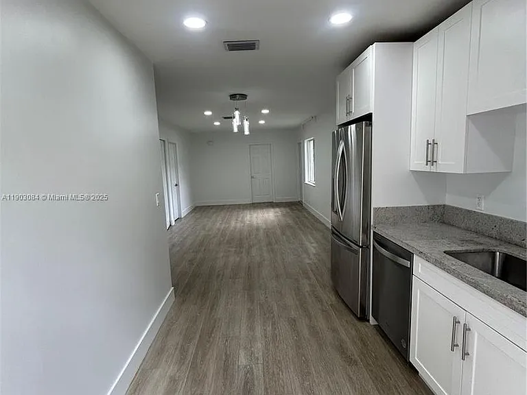 6121 SW 48th Ct #1 — Photo 2