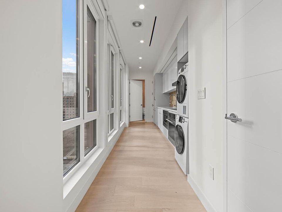 1st image of 127 Concord St #Penthouse 12b