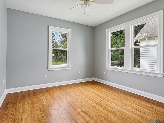 5th image of 3924 Capital Heights Ave