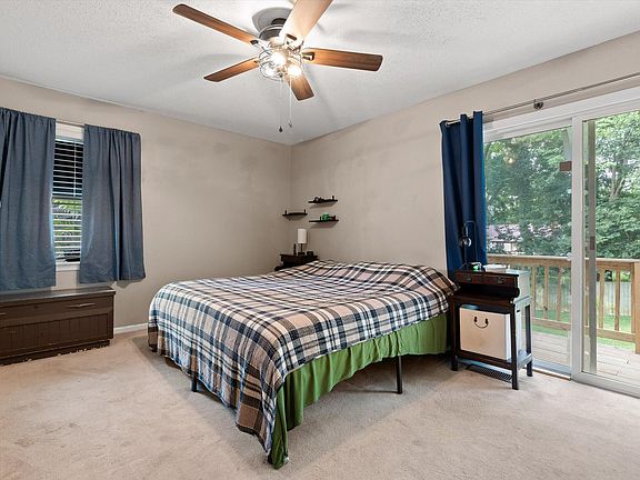 3rd image of 934 Spurling Dr