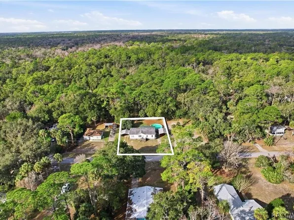 126 Park St, Inglis, FL 34449