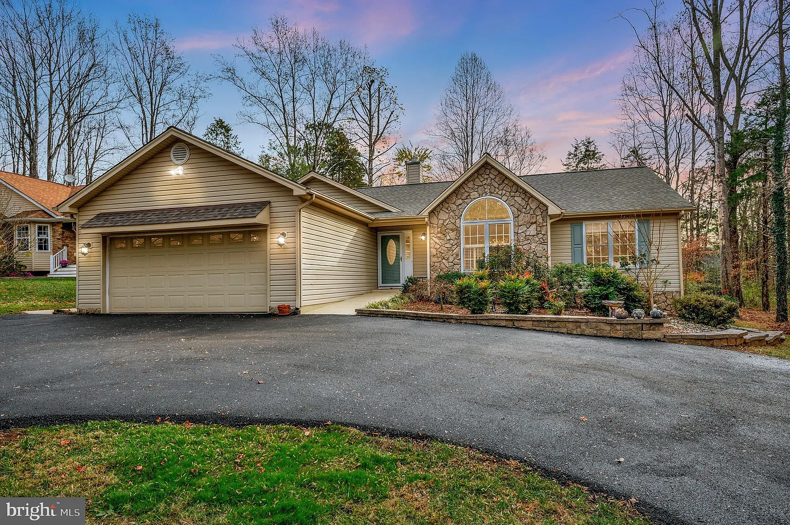 323 Stratford Cir photo 1