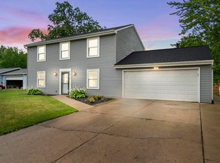 7410 Parliament Pl, Fort Wayne, IN