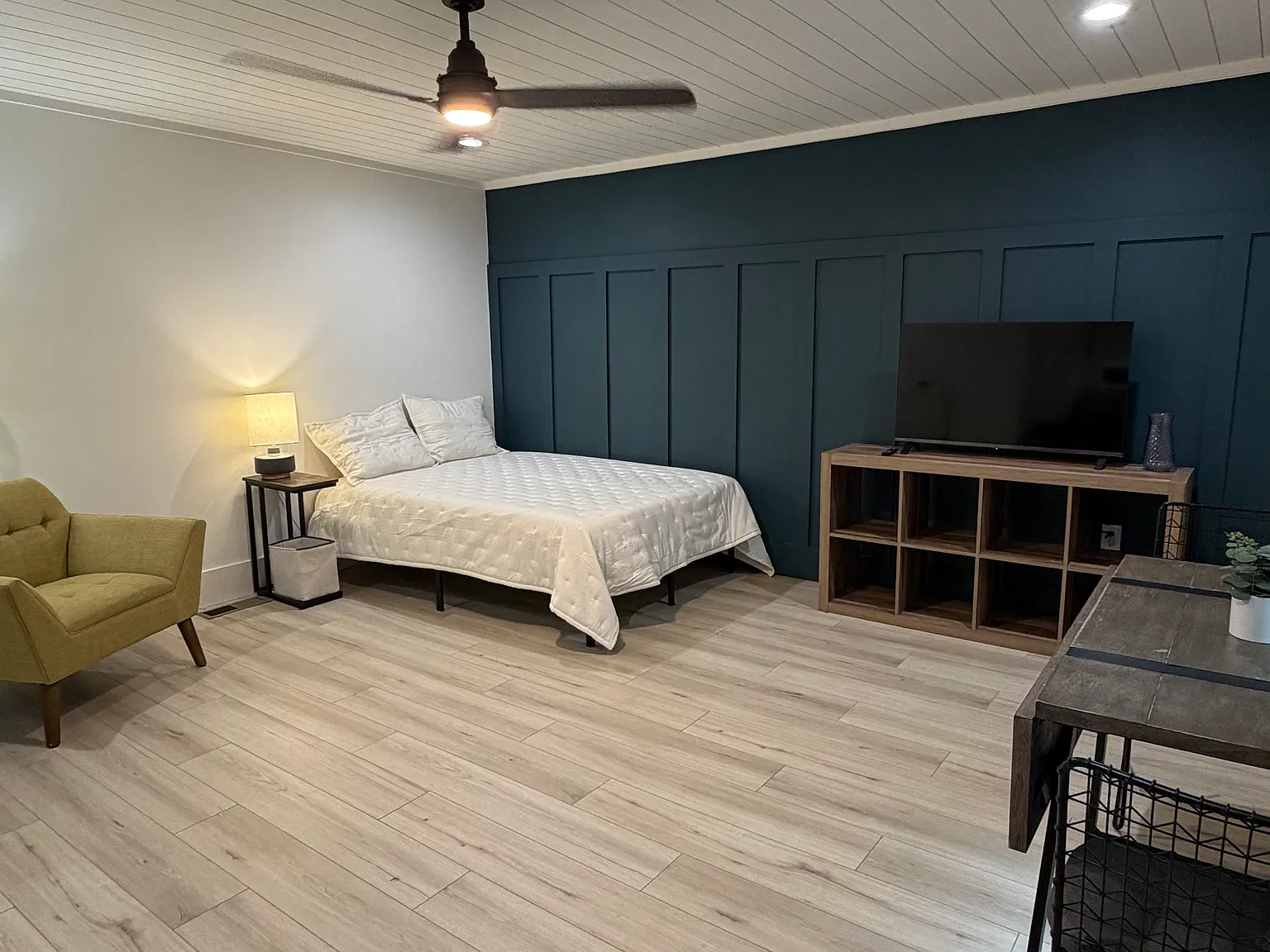 1 bed, 375 sqft, $1,300 — Photo 2